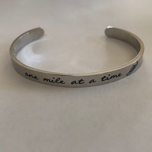 Adjustable metal bracelet